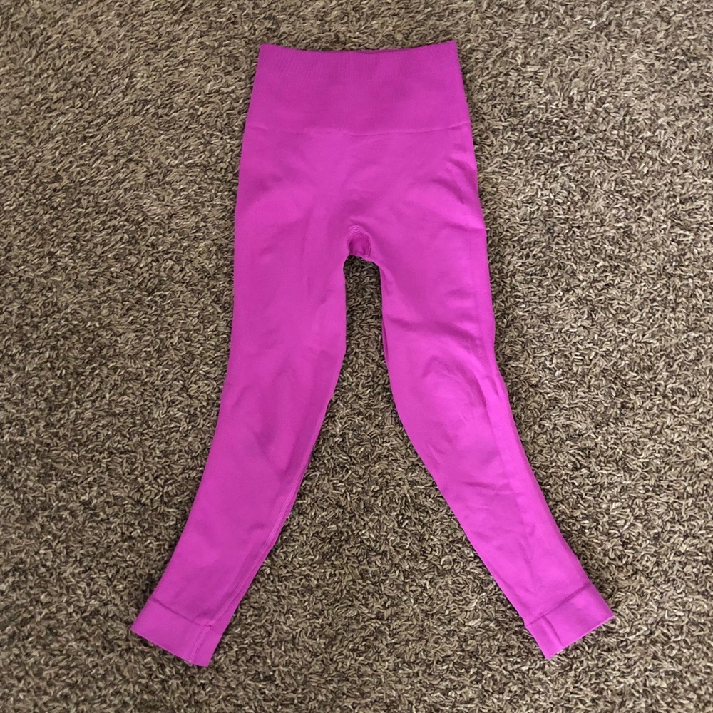 LULU LEMON CROPPED PANTS